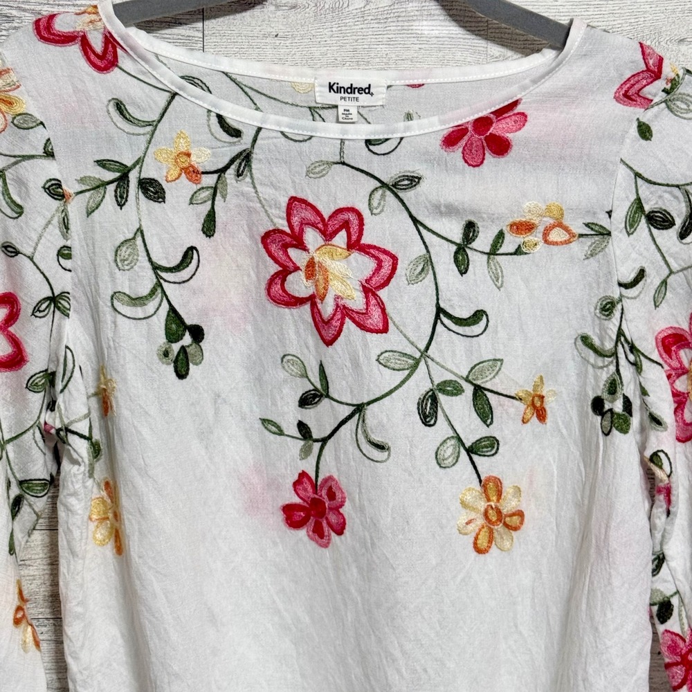 Kindred P-Medium White Floral Embroidered Smocked Hem Blouse 3/4‎ Sleeve Boho - Picture 4 of 9